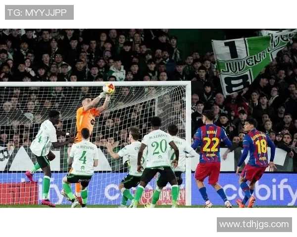 巴萨门神鼻子被踢出血+斩MVP!若无裁判帮助,皇马连1分都拿不到 巴萨门神鼻子被踢出血+斩MVP!若无裁判帮助,皇马连1分都拿不到